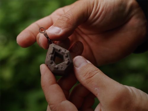 Delphin CyberBARBED ólomsúly nyílással | 40g