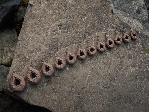 Delphin CyberBARBED ólomsúly nyílással | 120g