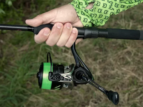 Spicc Delphin M-REAXE 100g | Carbon /Medium - zöld/ 1db
