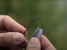 Grub-tartóval ellátott Delphin AeroFORCE jigfej / 5 db | 7,5g-2/0