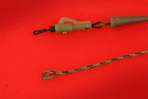 CARP EXPERT ELŐKÖTÖTT LEADCORE SZERELÉK GYORSKAPOCCSAL BARNA 3 DB/CSOMAG