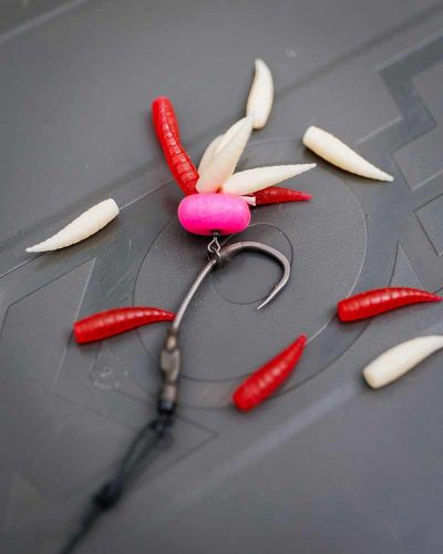Fox EDGES™ Essentials Pop-up Maggots-Fox Pop Up Maggots x 20 (10 red,10 white