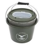 Vödrök, halas kannák